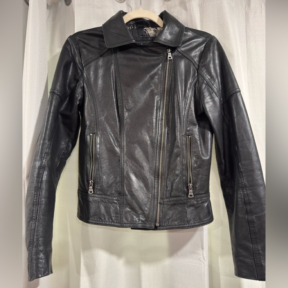 Vintage 90s/2000’s Guess Women's Black 100% Leather Motorcycle Jacket - Picture 8 of 11